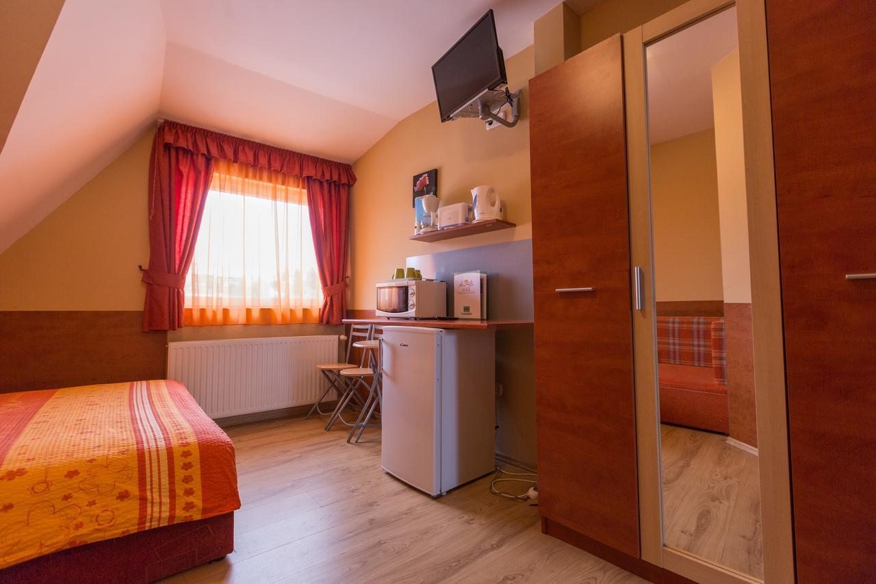 Erika Vendeghaz Hotel Eger Exterior photo