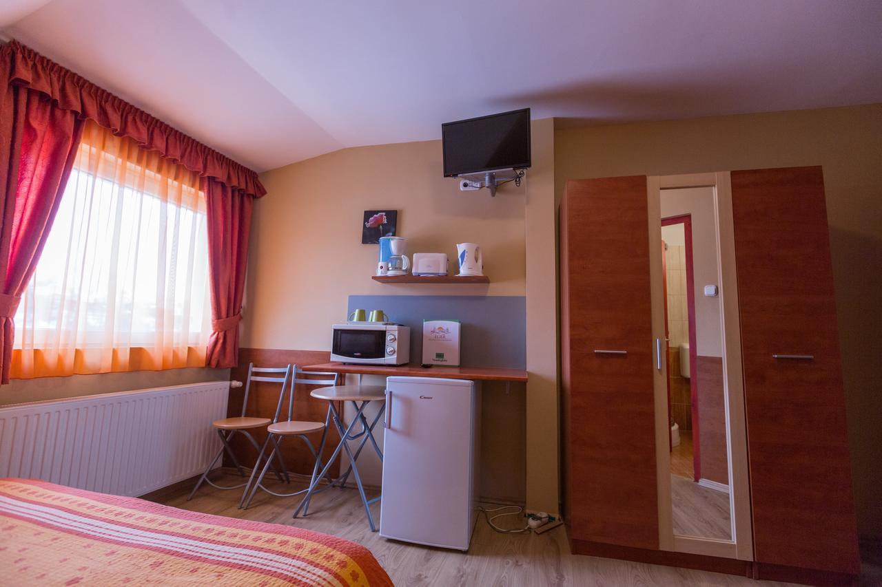Erika Vendeghaz Hotel Eger Exterior photo